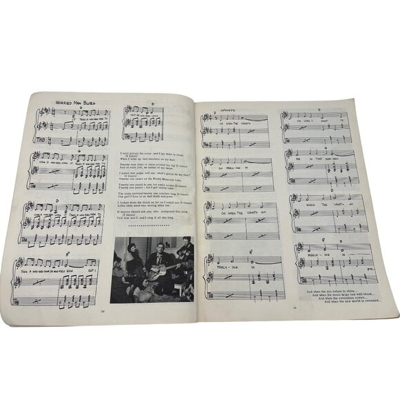 The Folksinger’s Guitar Guide: An Instruction Manual, Jerry Silverman, 1969 - Picture 7 of 10